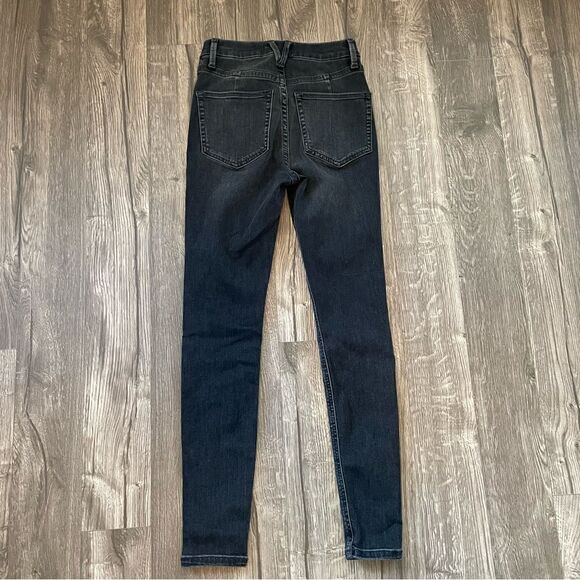 Revolve FREE PEOPLE Montana Skinny Jeans In Milkyway - Picture 8 of 8